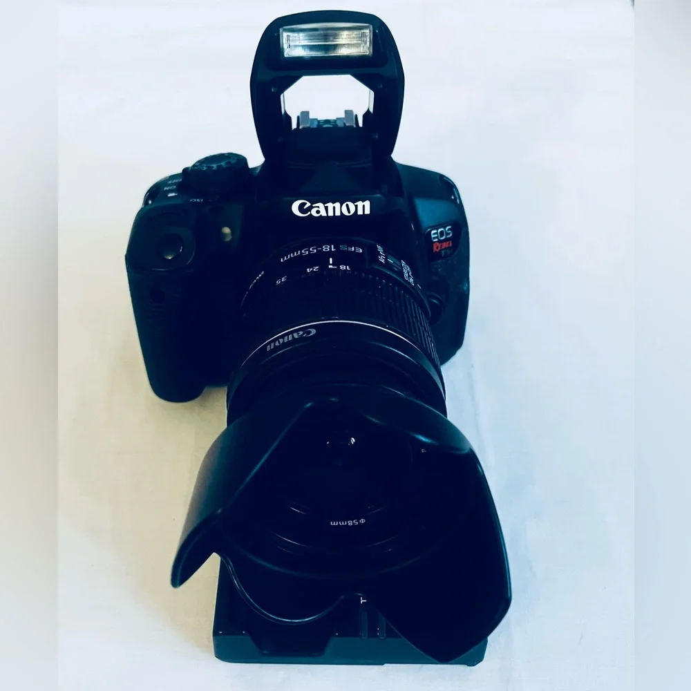 Canon EOS Rebel T5i 18.0MP Digital DSLR Camera Mint Conditions Great Working